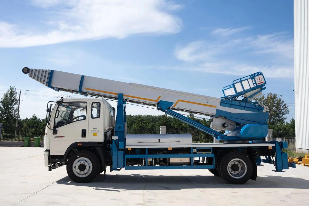 东宝云梯上料车租赁费用