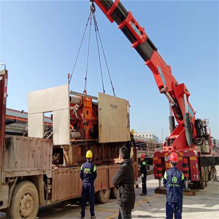 东宝折臂随车吊出租