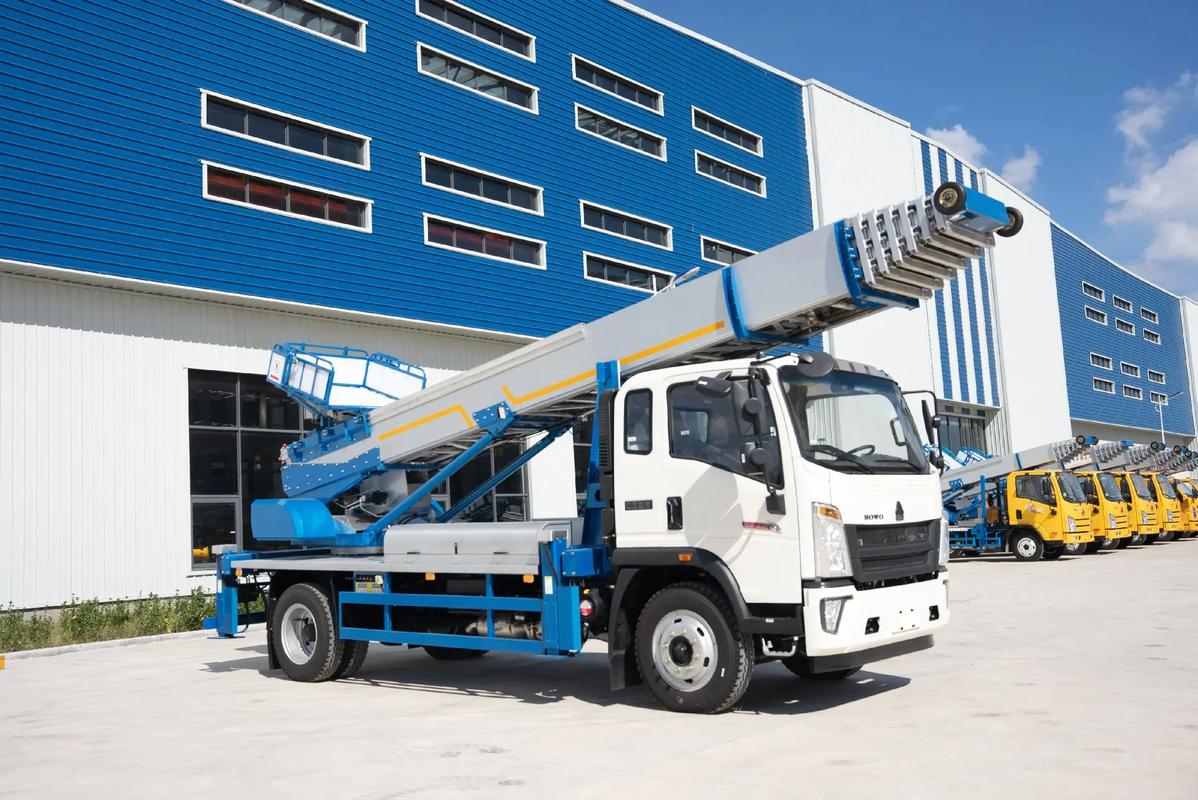 东宝出租云梯车高空作业车 建筑垃圾搬运