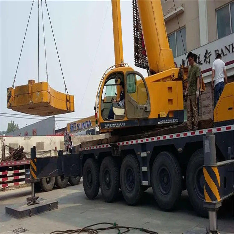 东宝当地吊车出租|机器吊装|75吨|工厂搬迁服务